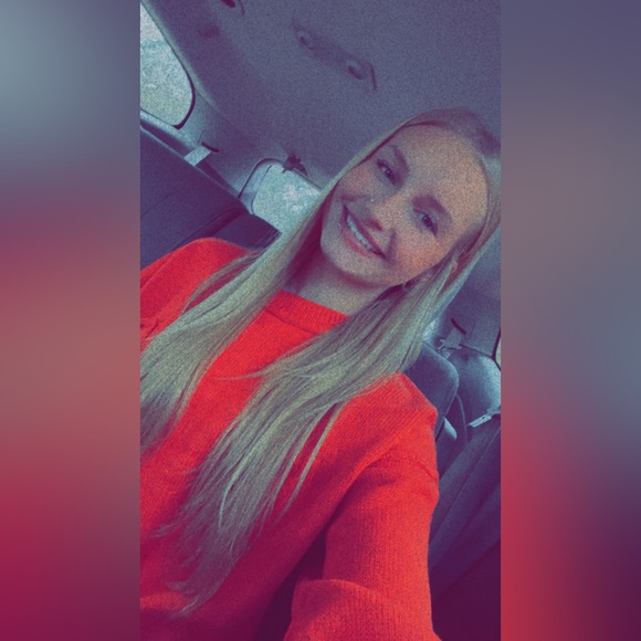 Meet your Posher, Ava - Picture 1 of 1